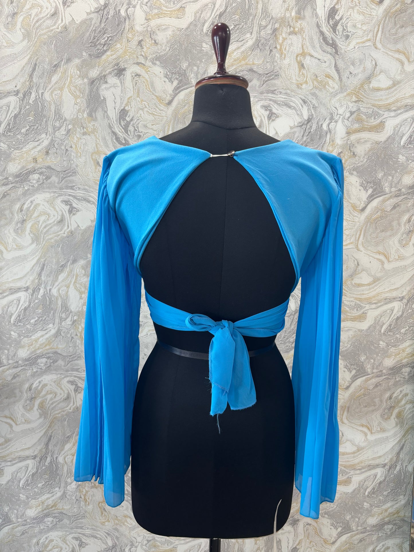 Retro pleated sleeves top