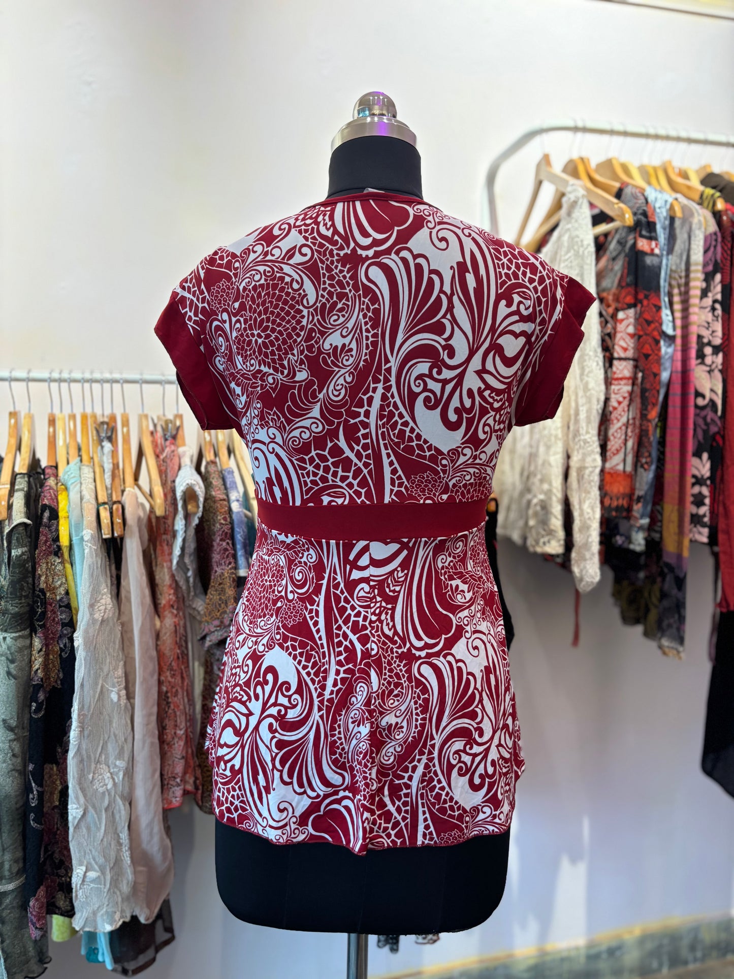 Red blossom top