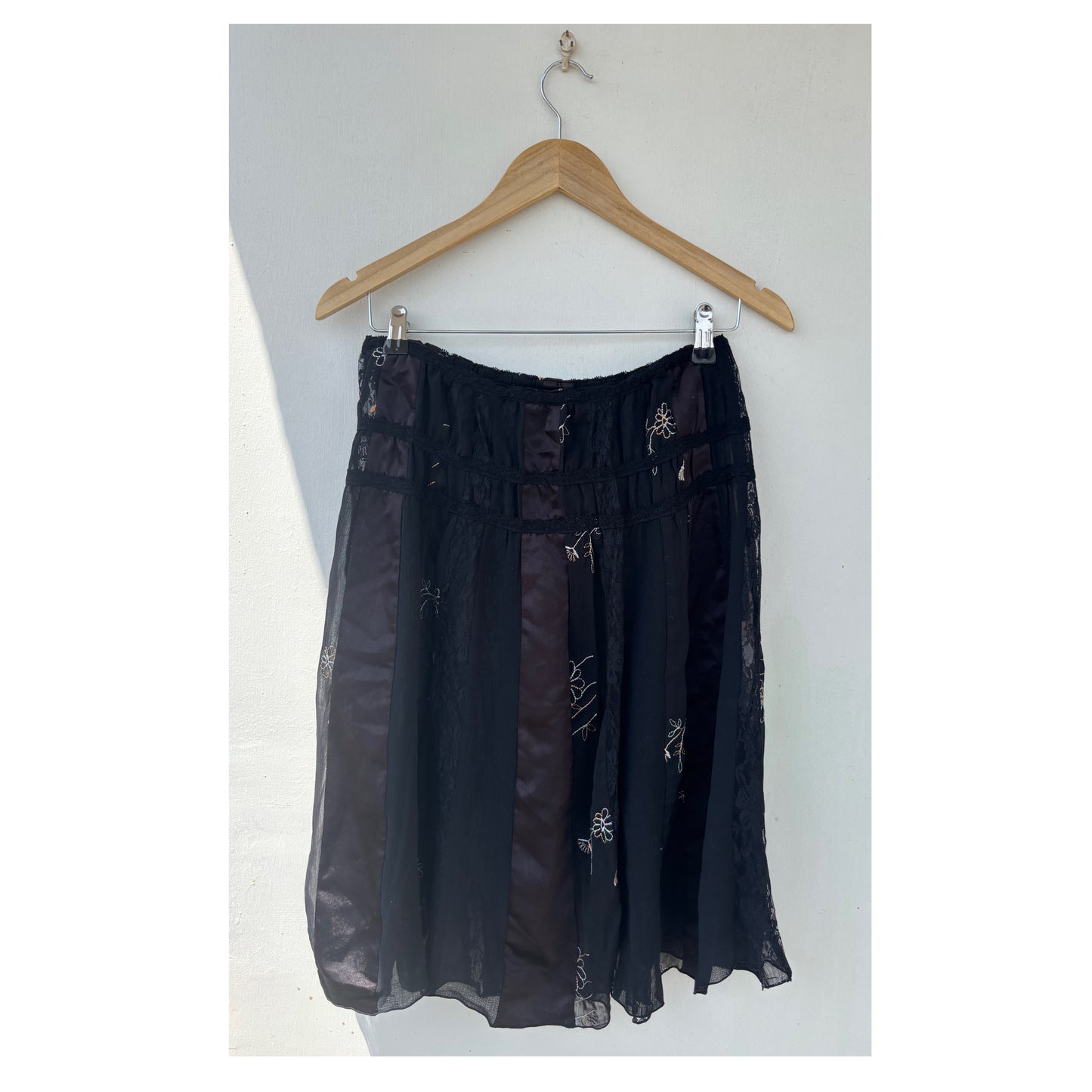 Super vintage embroidered skirt