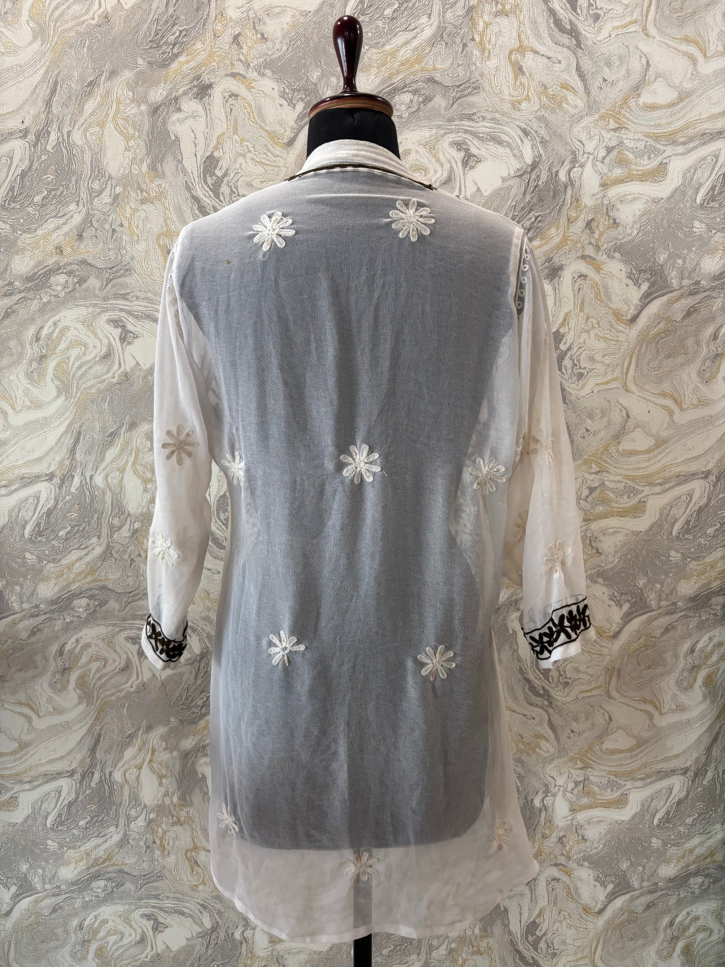 Embroidered with sequin detail kurit
