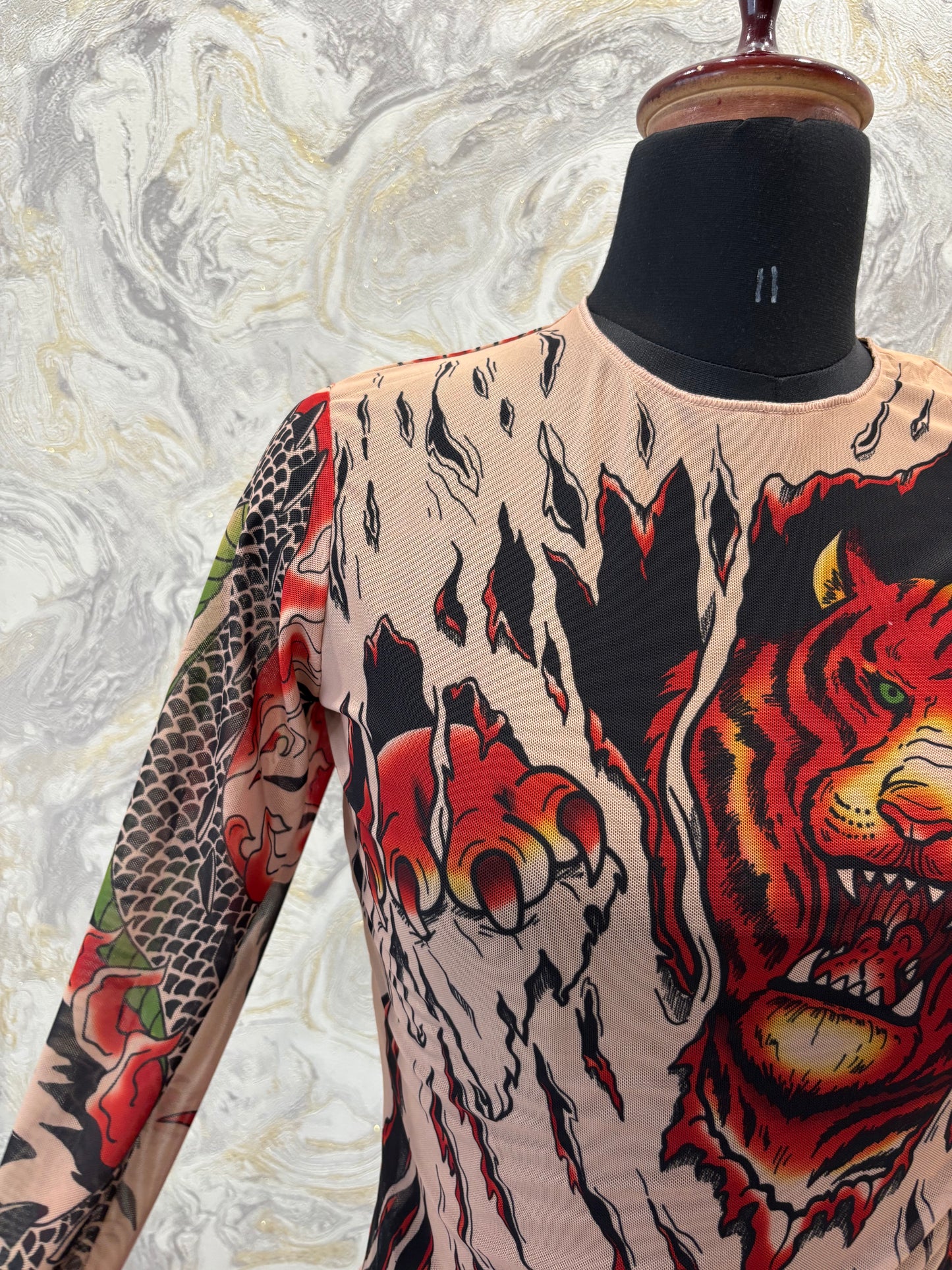 Fierce lion dragon top