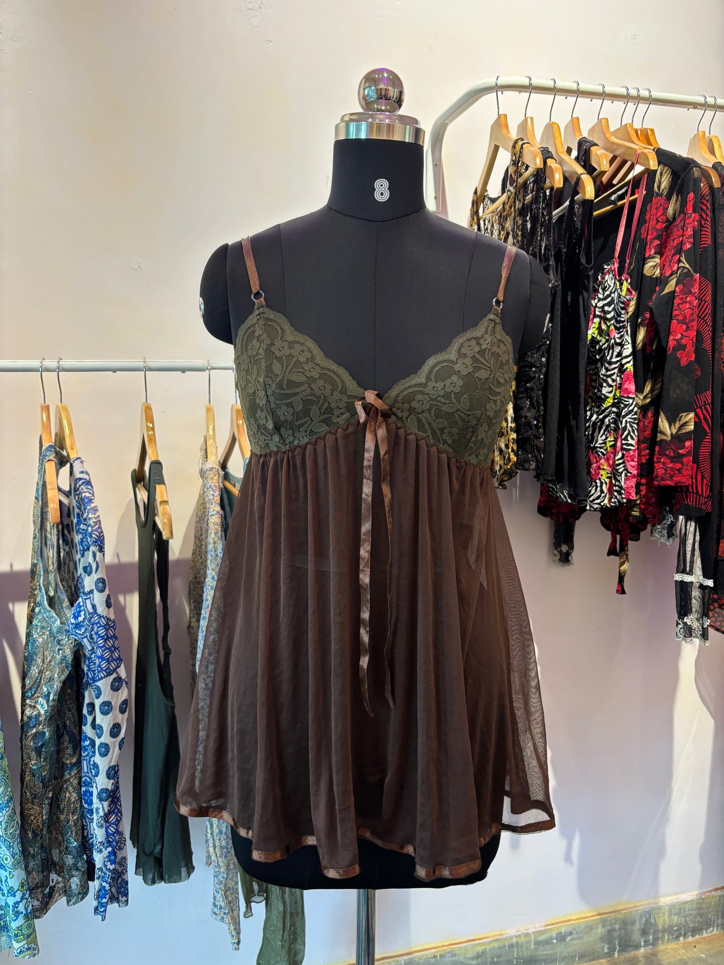 Lacy bust chiffon dress