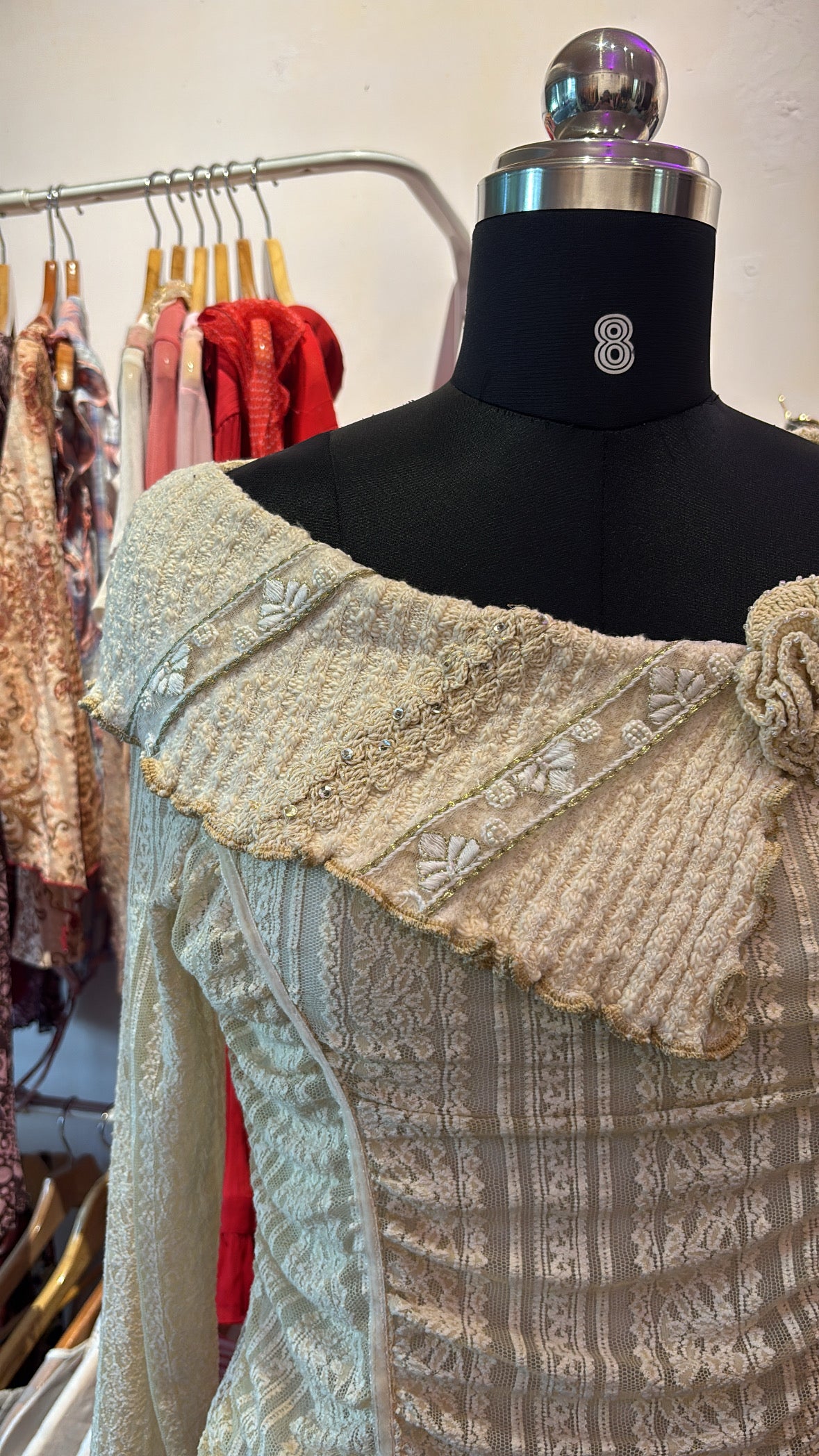 Super vintage white lace top!
