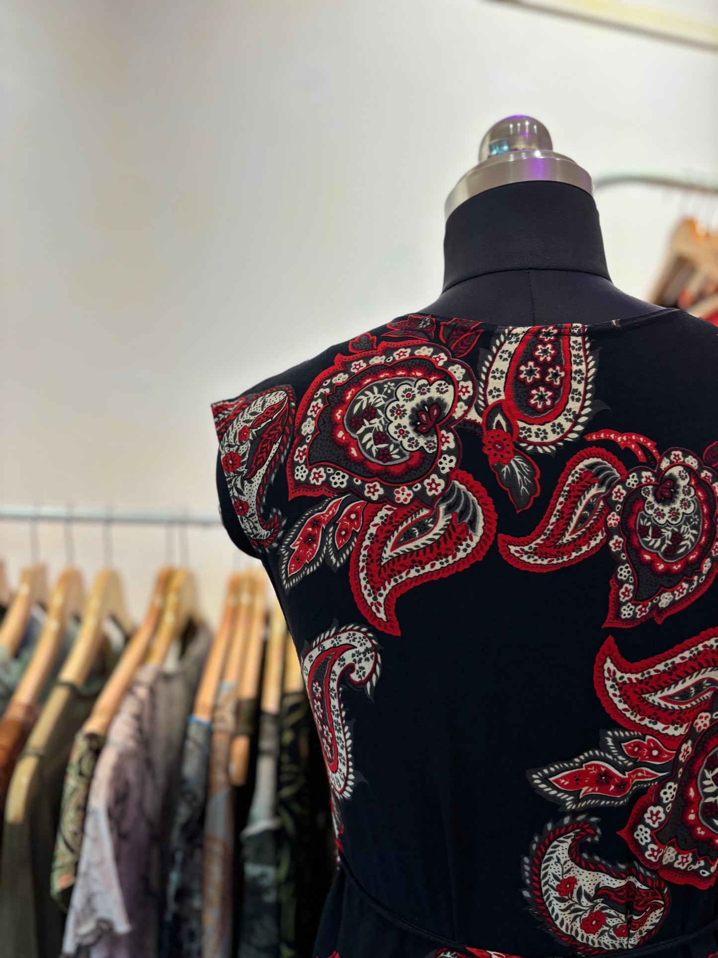 Paisley red black top