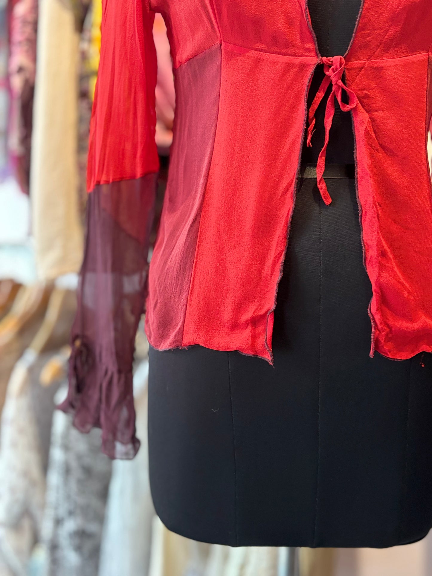 Red hue front ties top