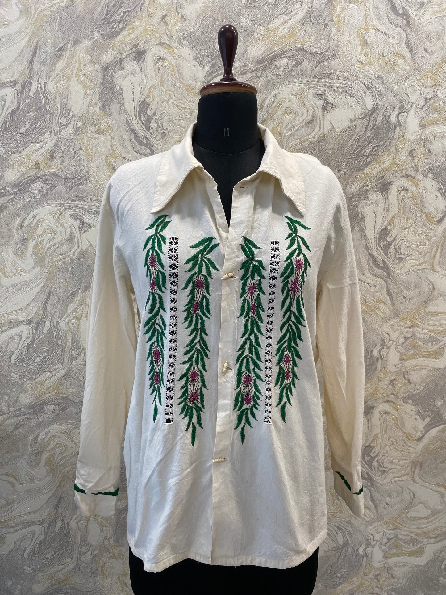 Super vintage embroidered shirt