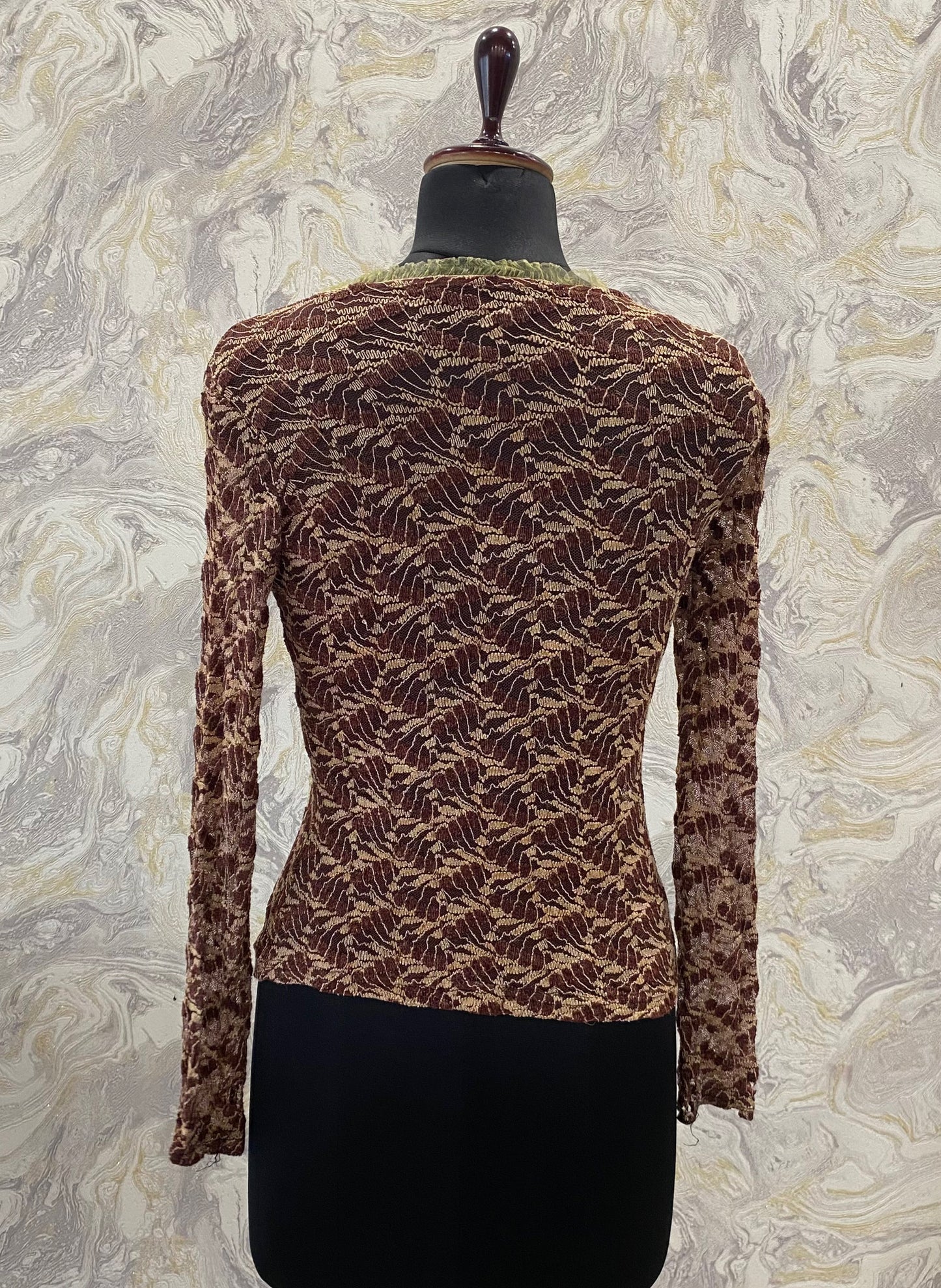 Super vintage lacy beaut with sequins
