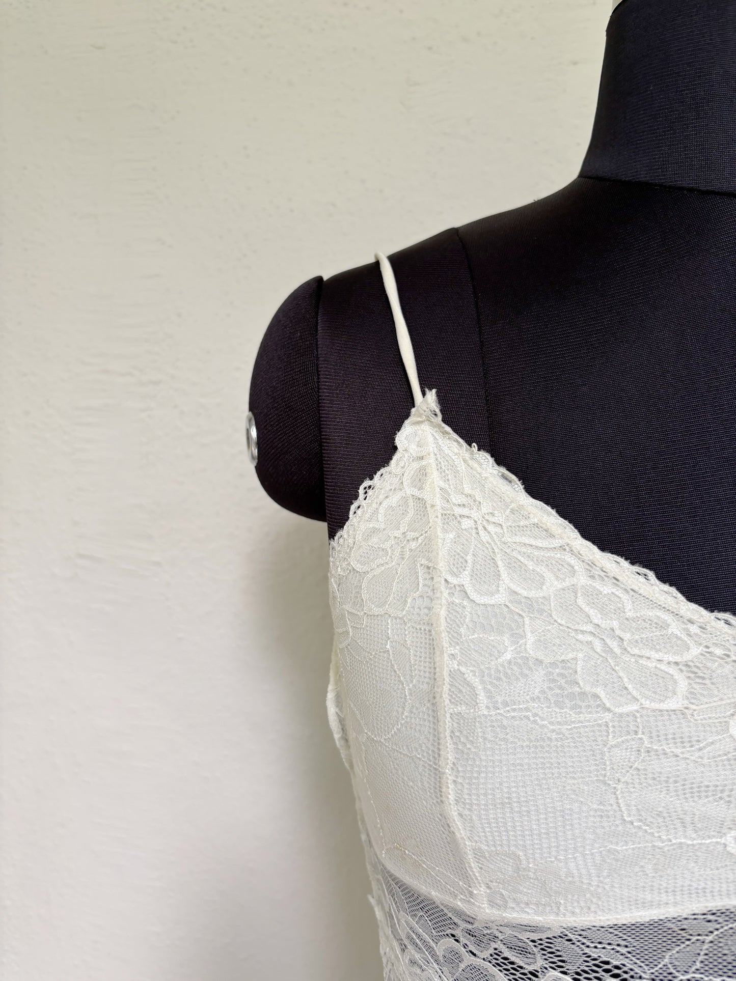 Lacy criss cross back