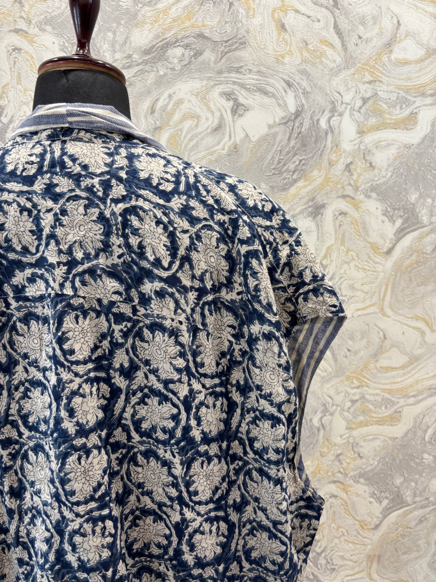 Reversible overwear