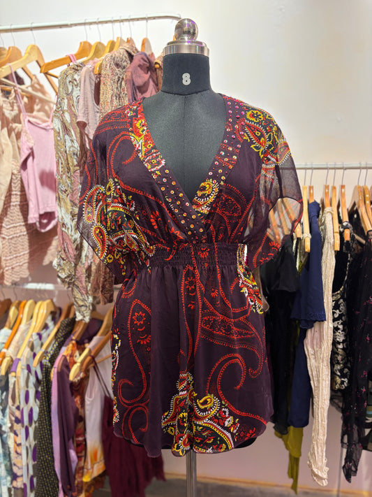 Bloom top with sequins neckine