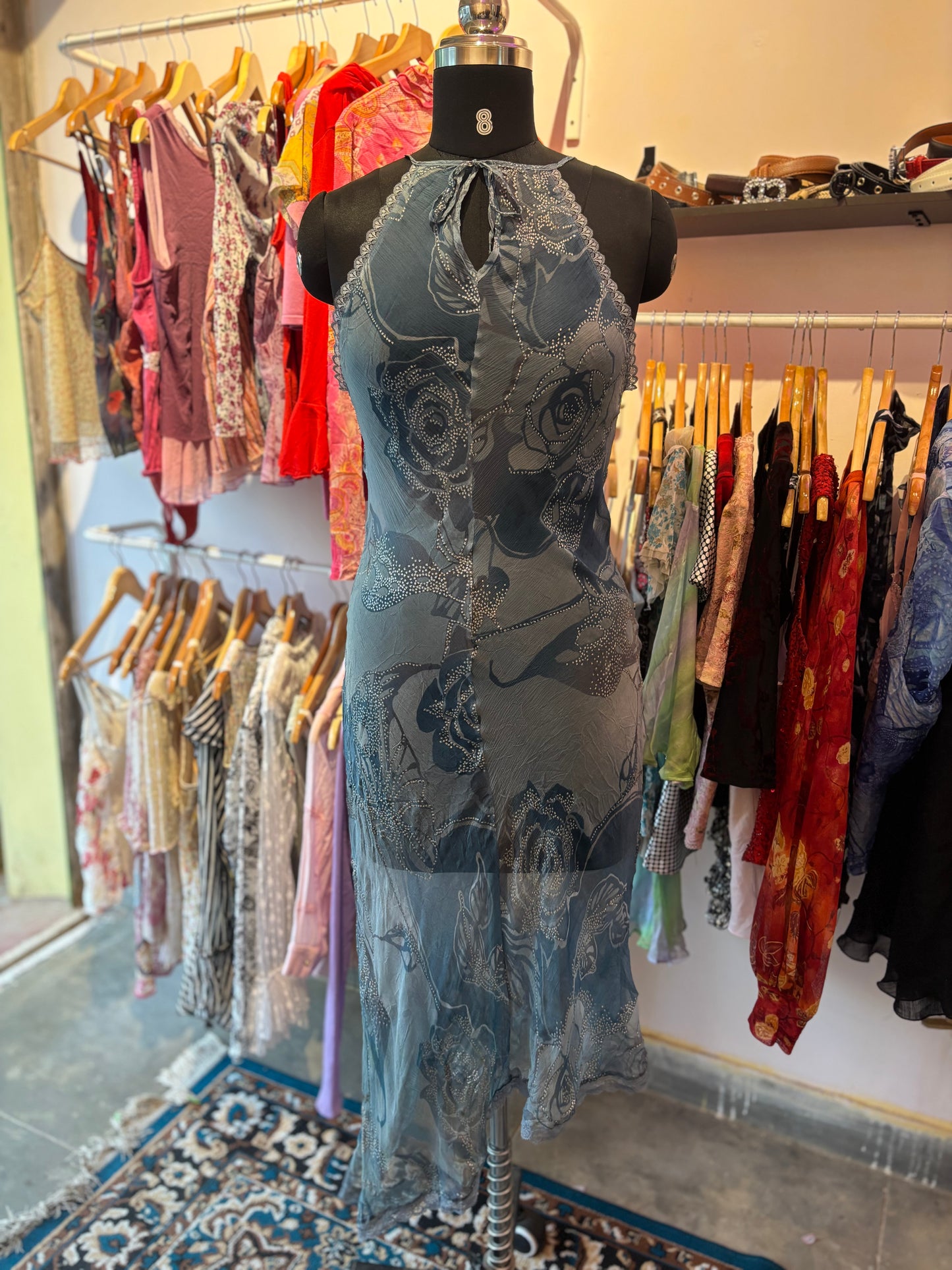 Oceanic rose silk dress with lace details