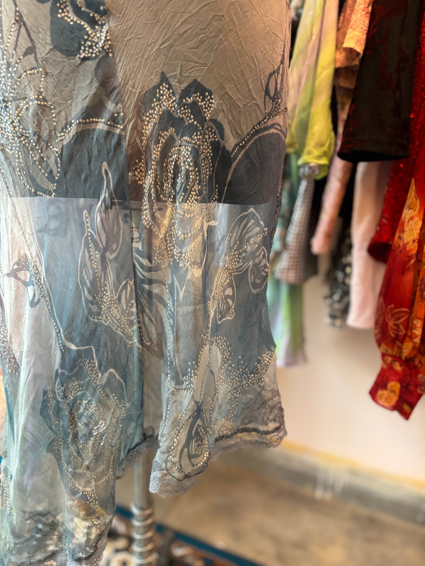 Oceanic rose silk dress with lace details
