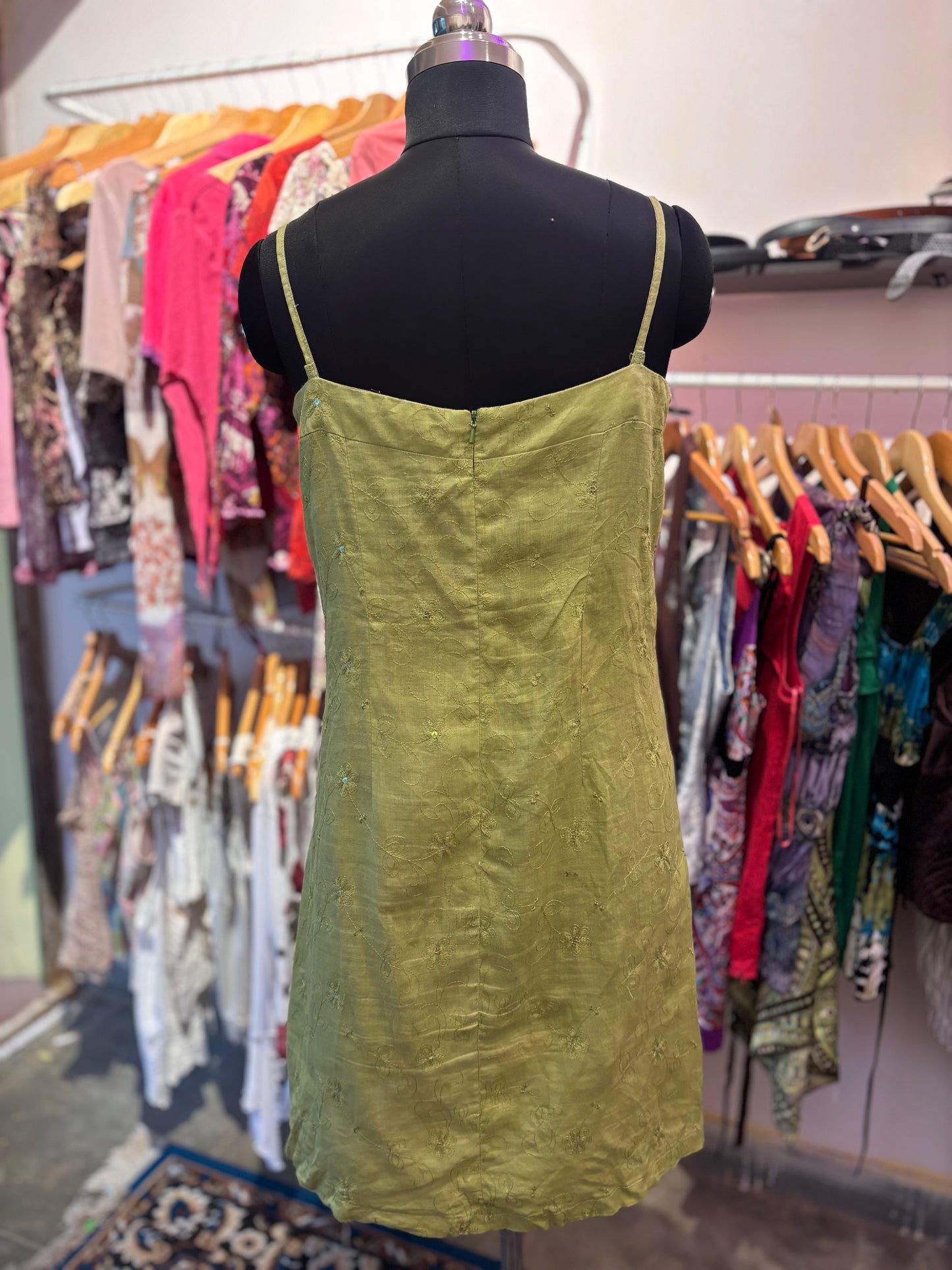 Green embroidered sequins linendress