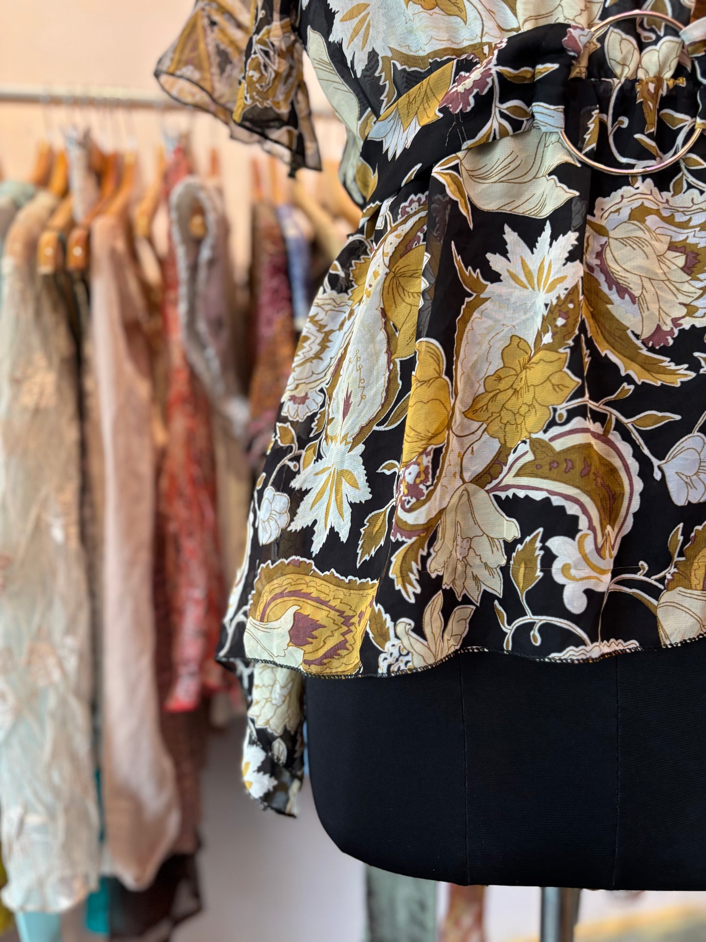 Y2k floral paisley top with belt buckle