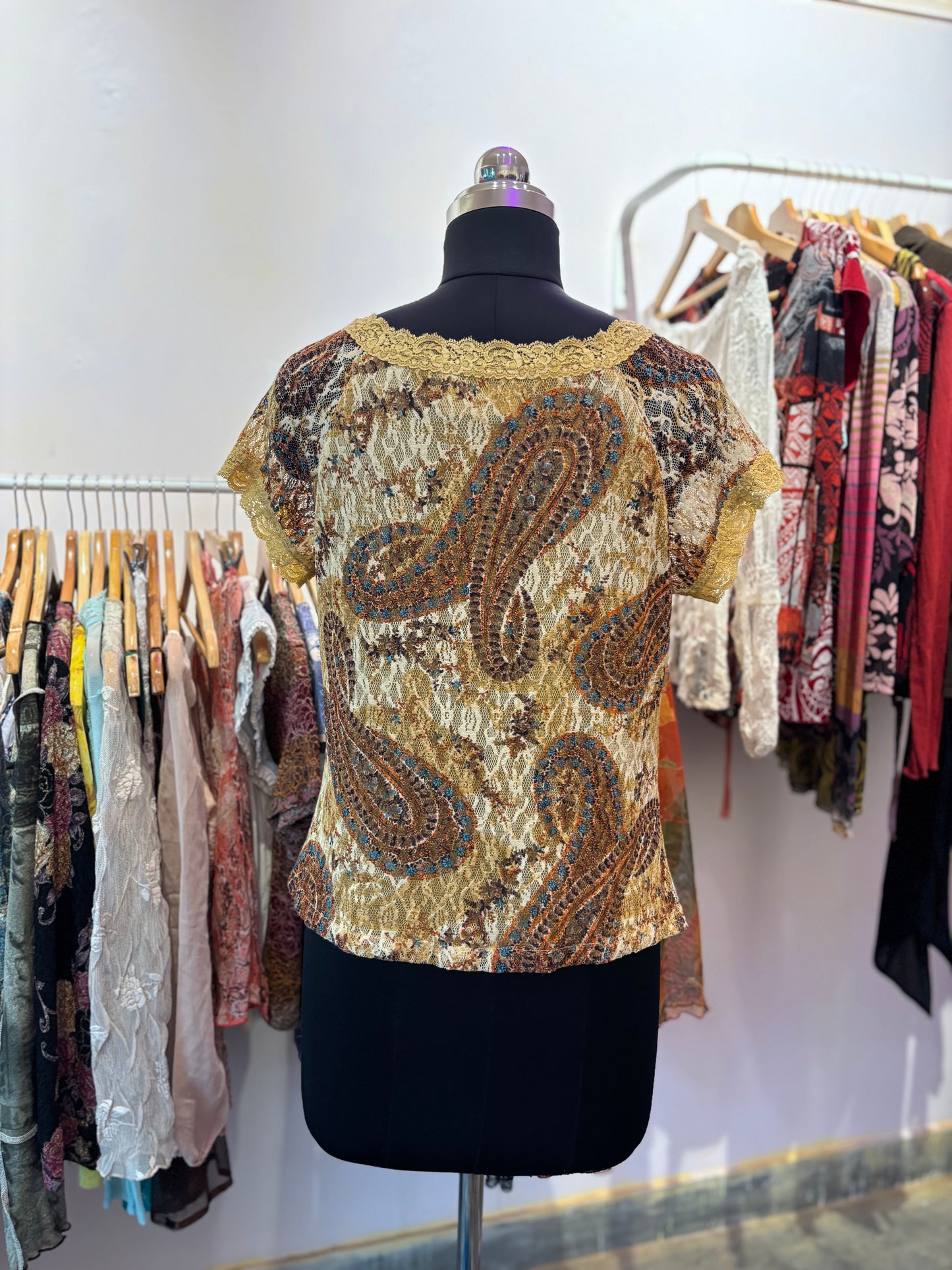 Paisley with lace details top