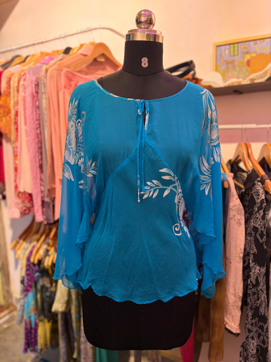 Rare find! Blue rose flared sleeves 100 percent silk top