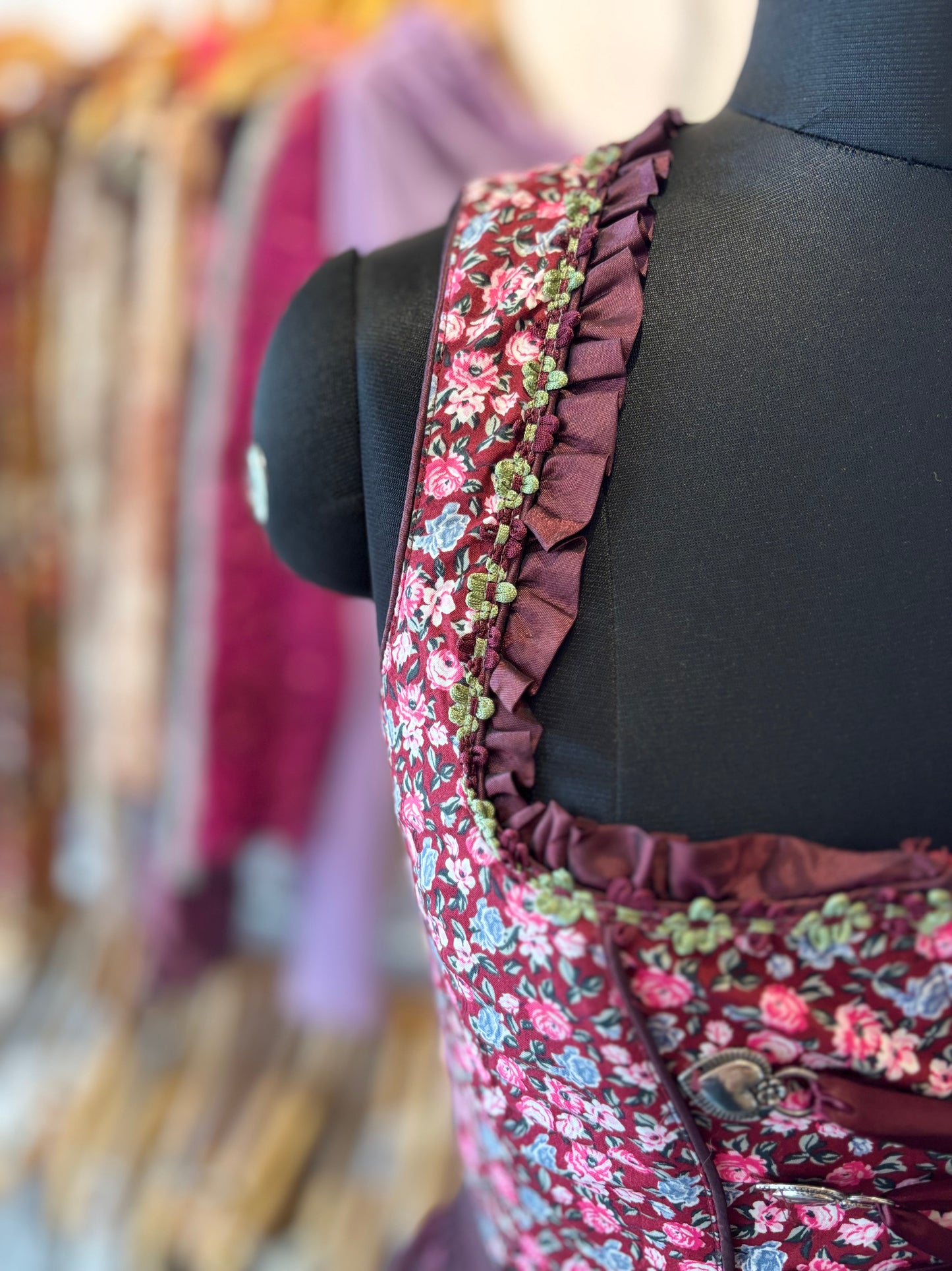 Germany  traditional ( Drindl) dress! Comes with removable apron