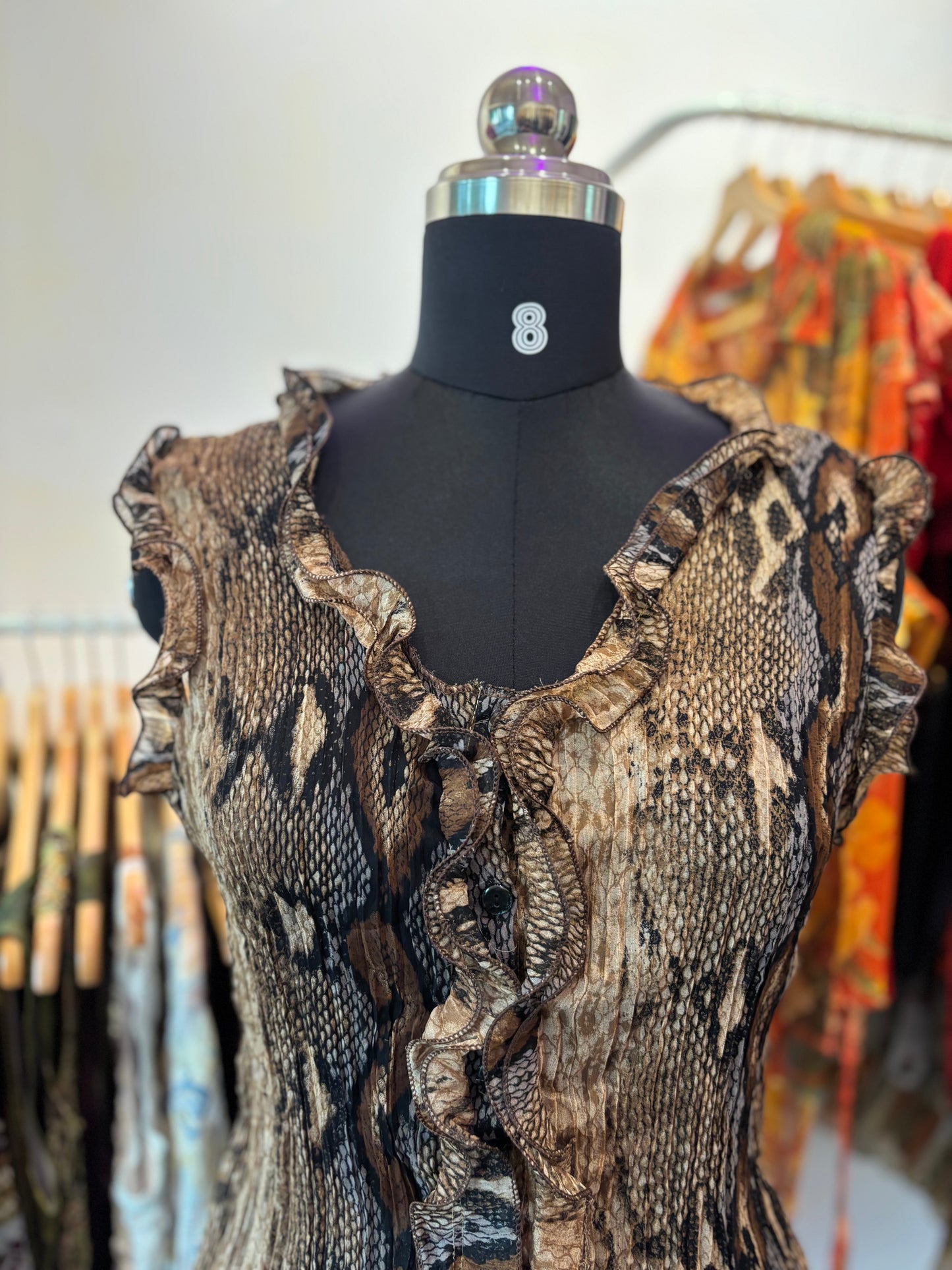Cat pleated top