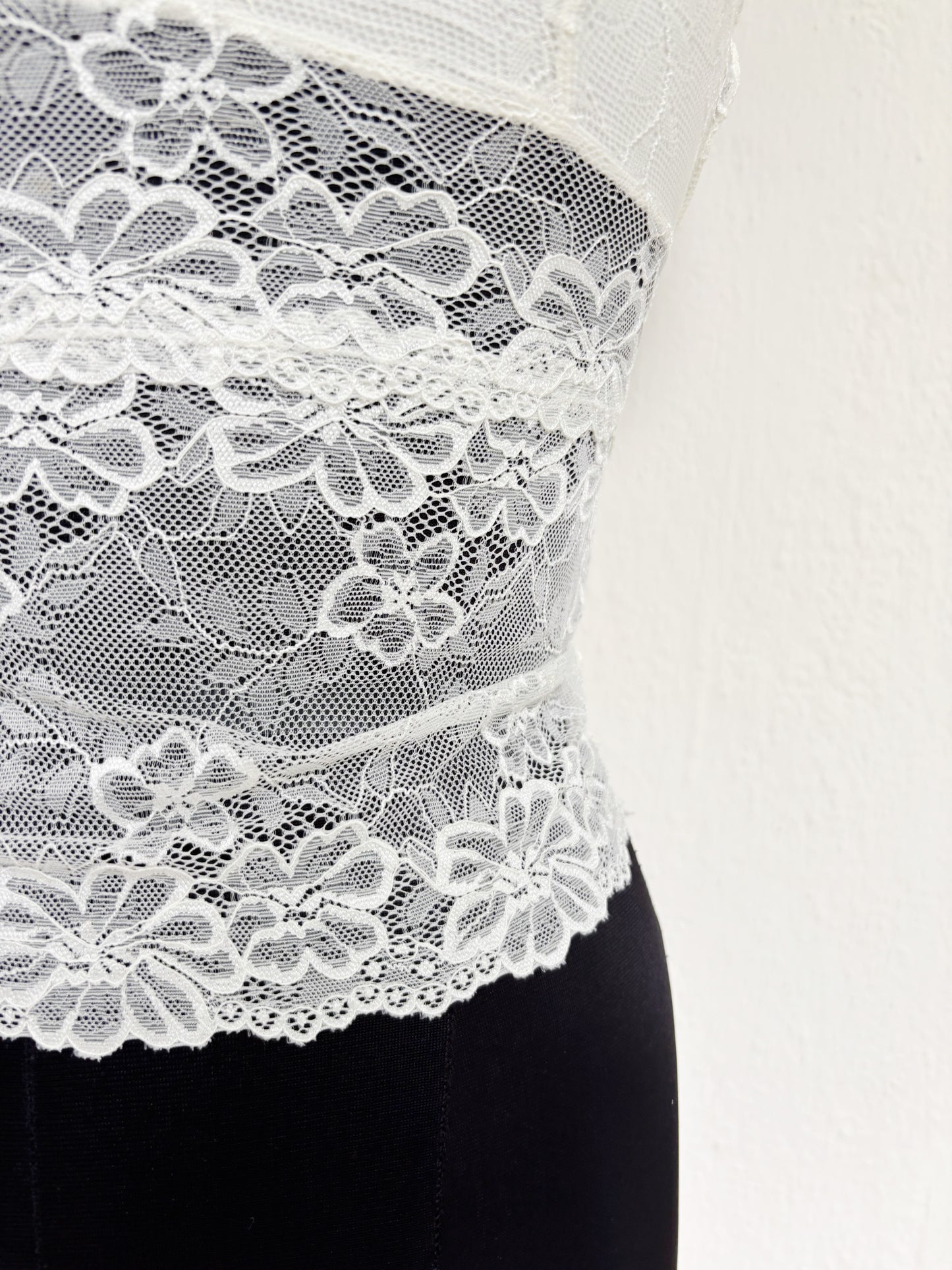Lacy criss cross back
