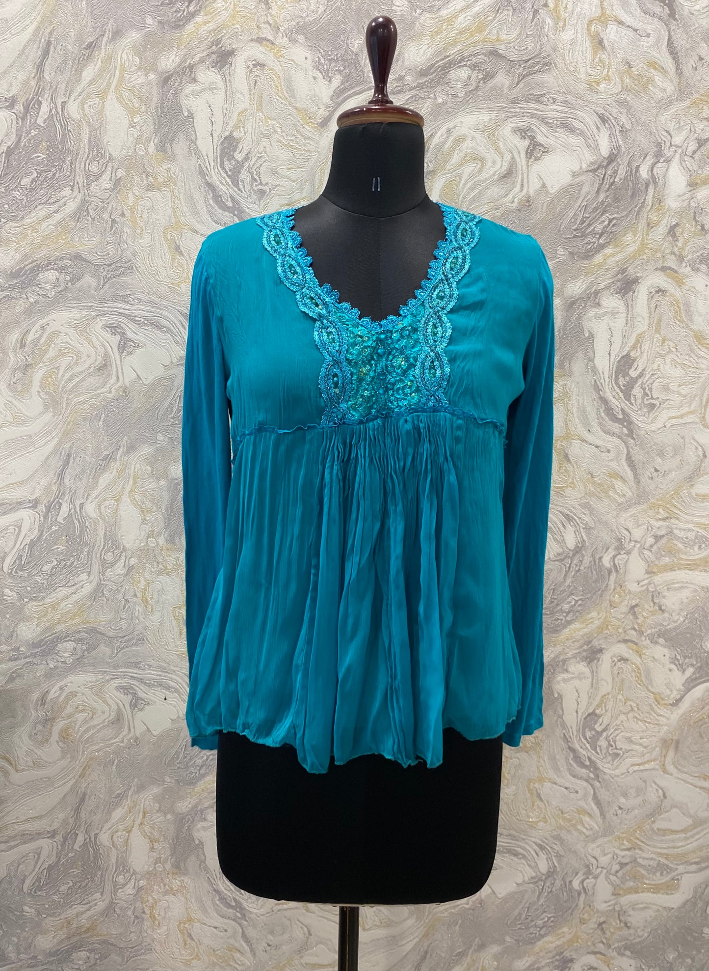 Emerald lacy neckline top