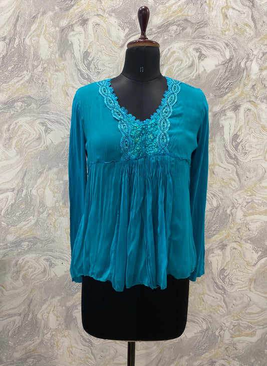 Emerald lacy neckline top