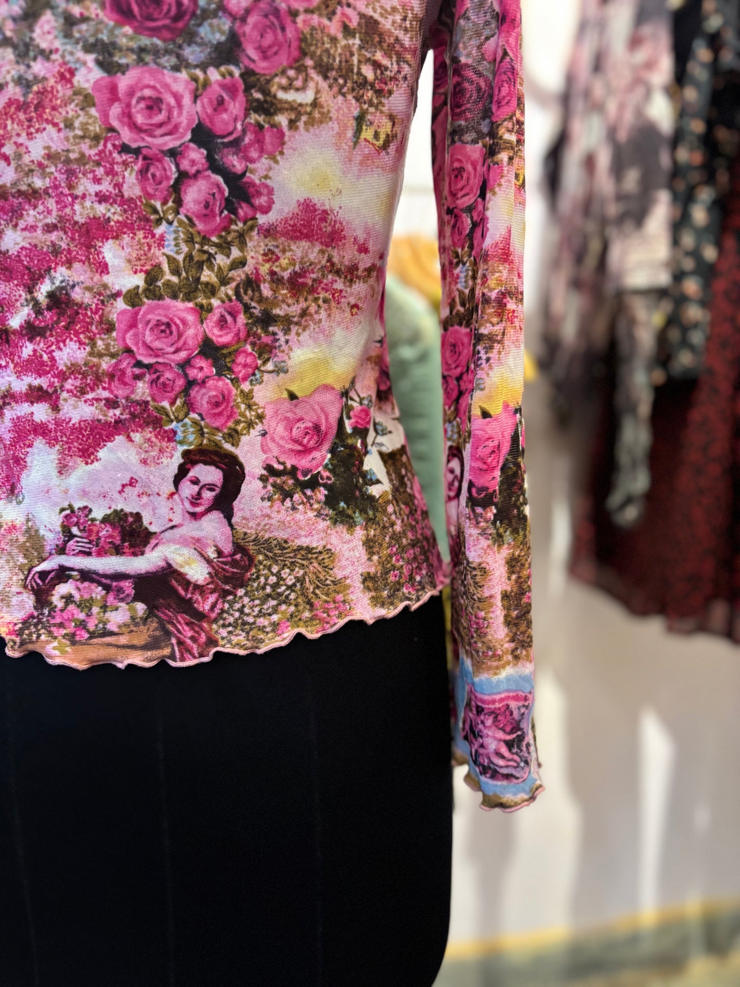 Ressiance roses top