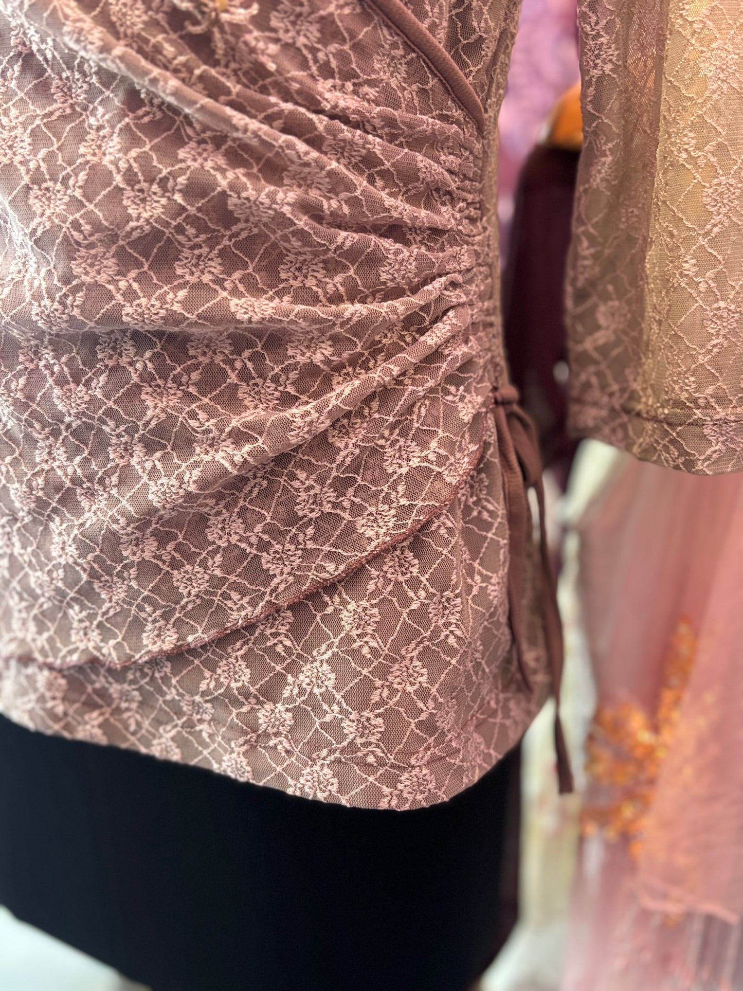 The lace beauty with sequins details
