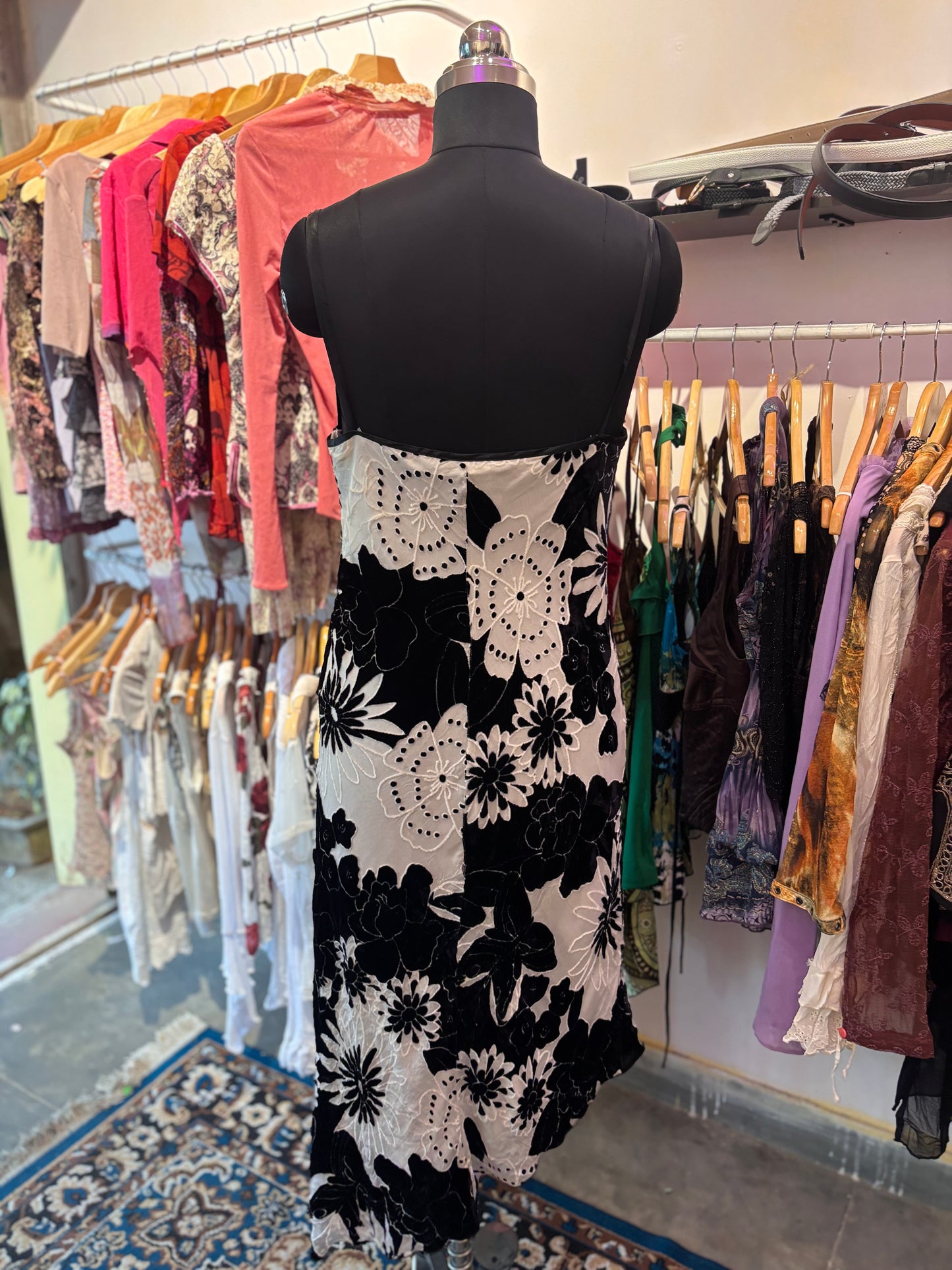 Velvet embbossed monochrome floral dress