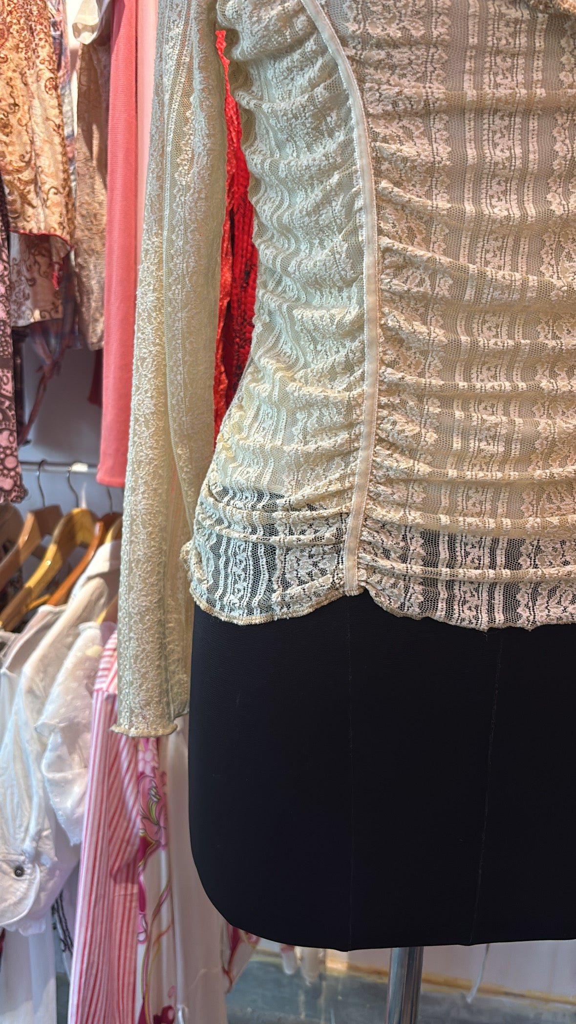 Super vintage white lace top!