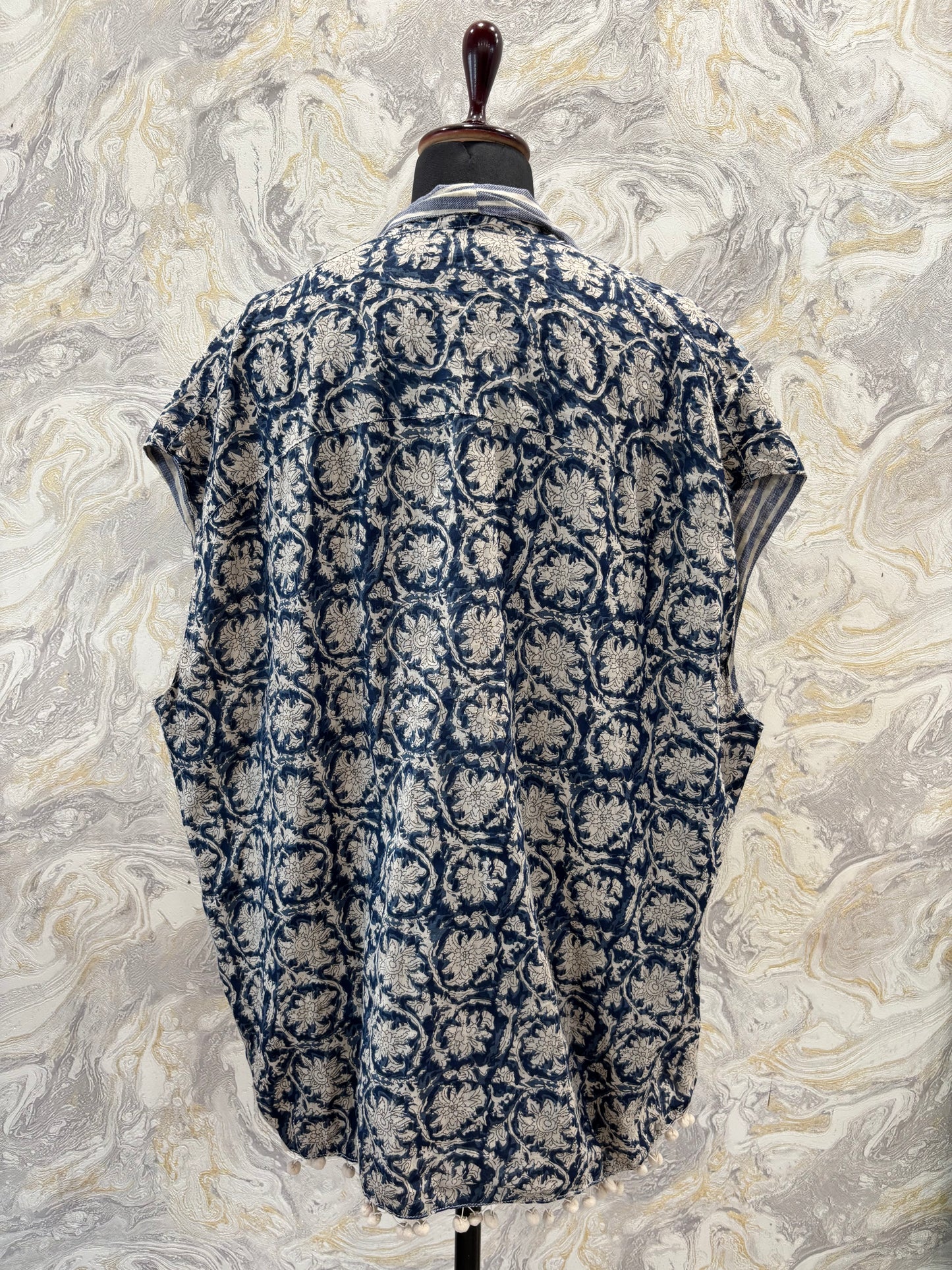Reversible overwear