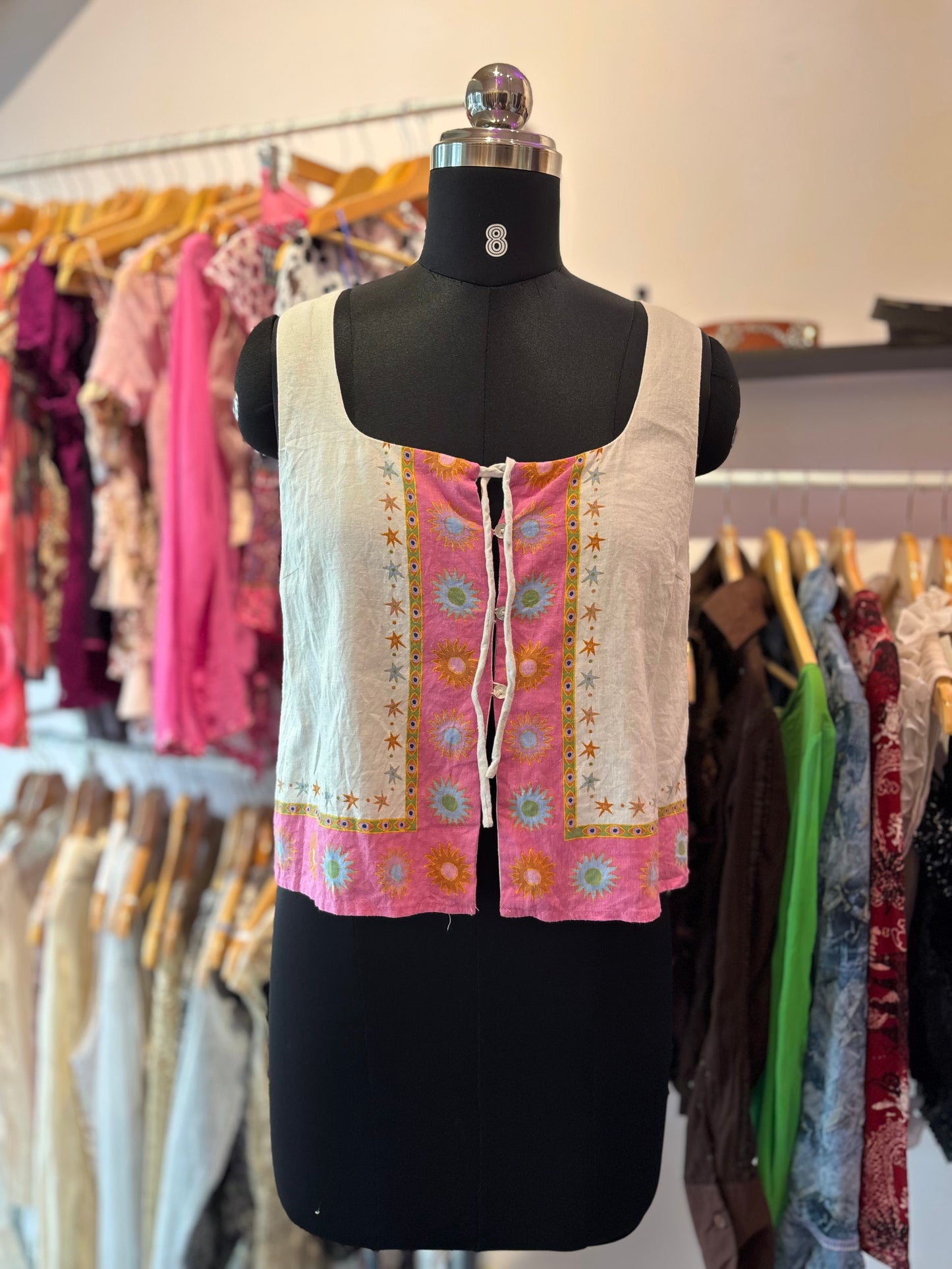 Bloom top with front strings and buttons