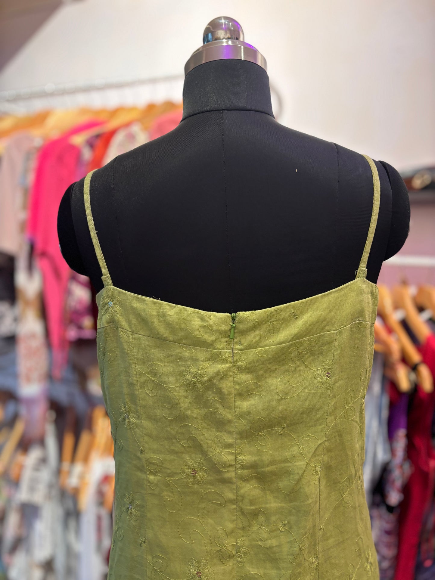 Green embroidered sequins linendress