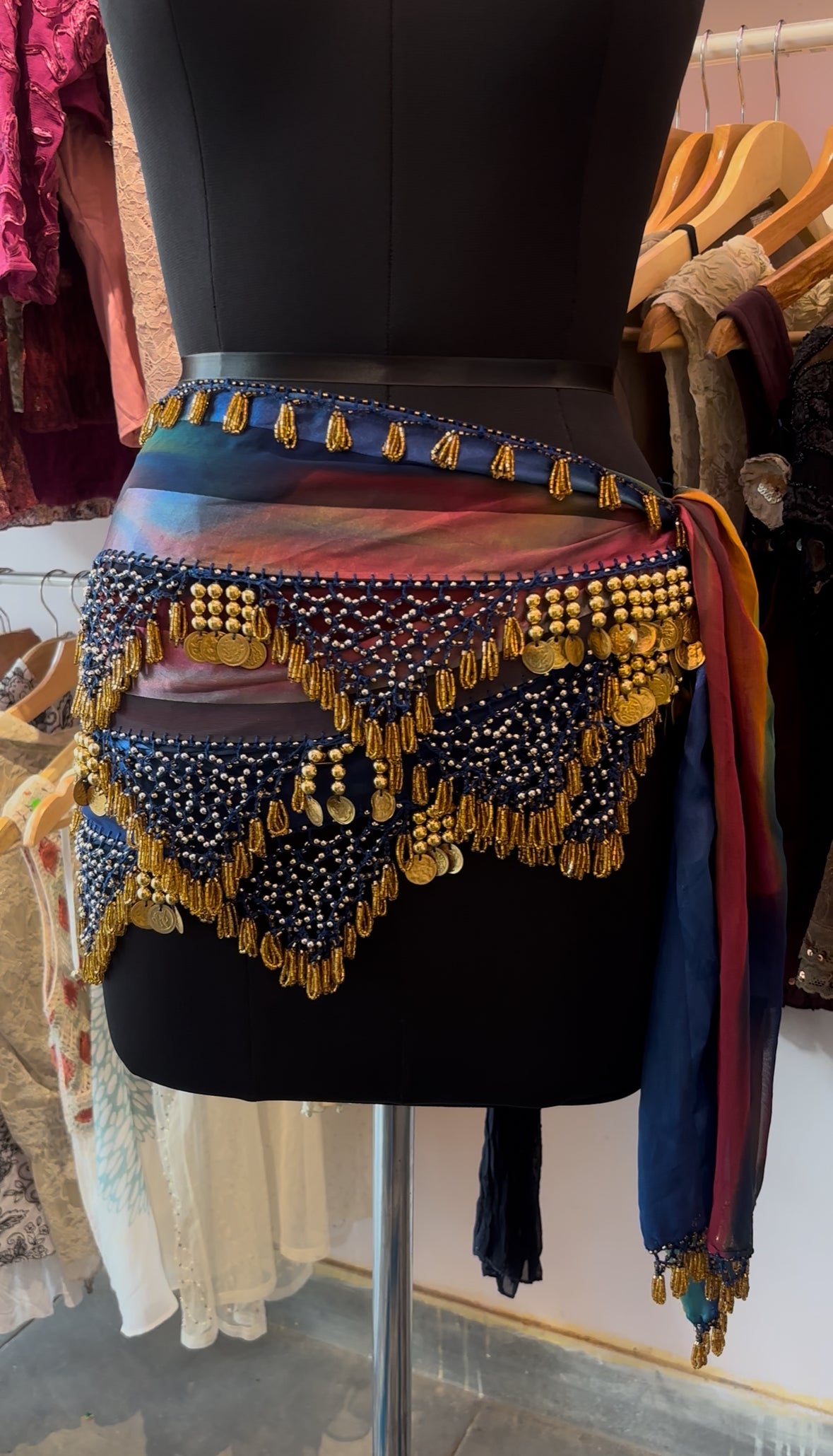 Radiant handwork wrap around