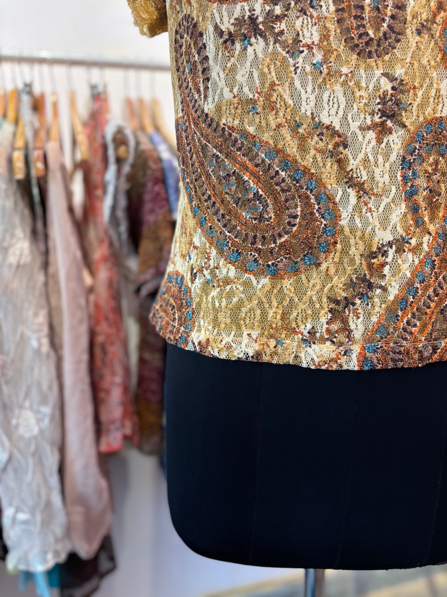 Paisley with lace details top