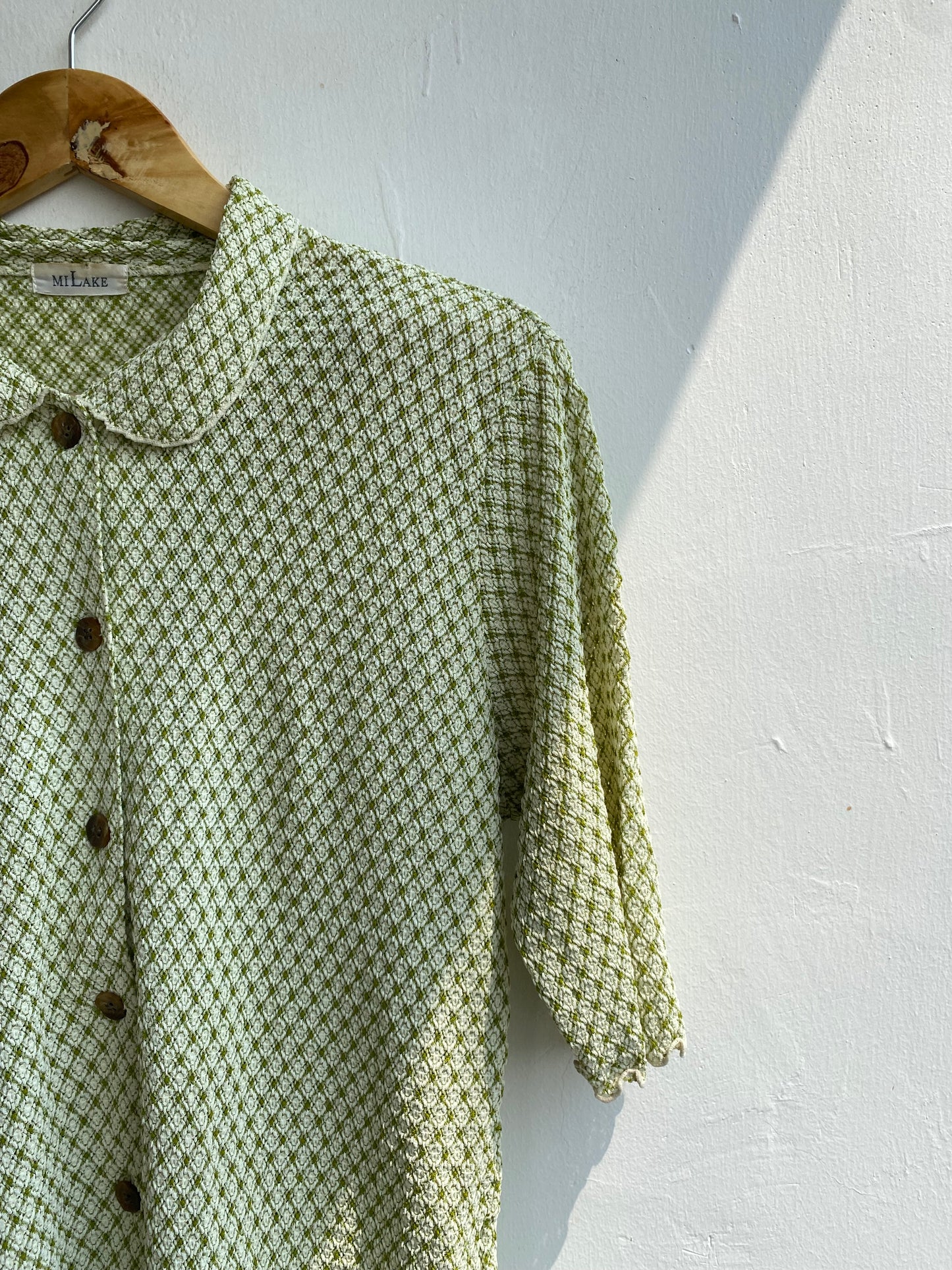 Peter pan collar textured shirt