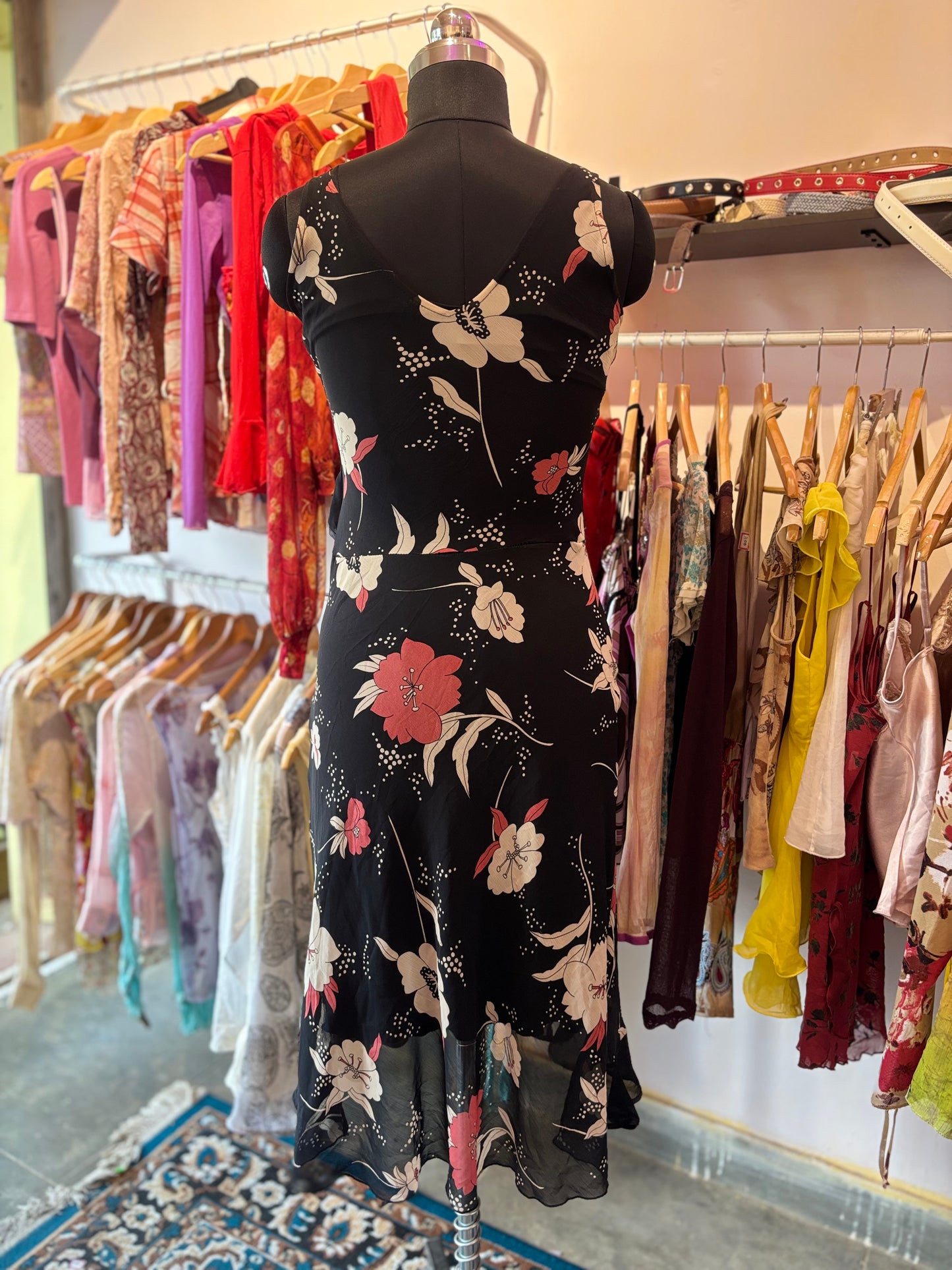 Black rose brooch dress