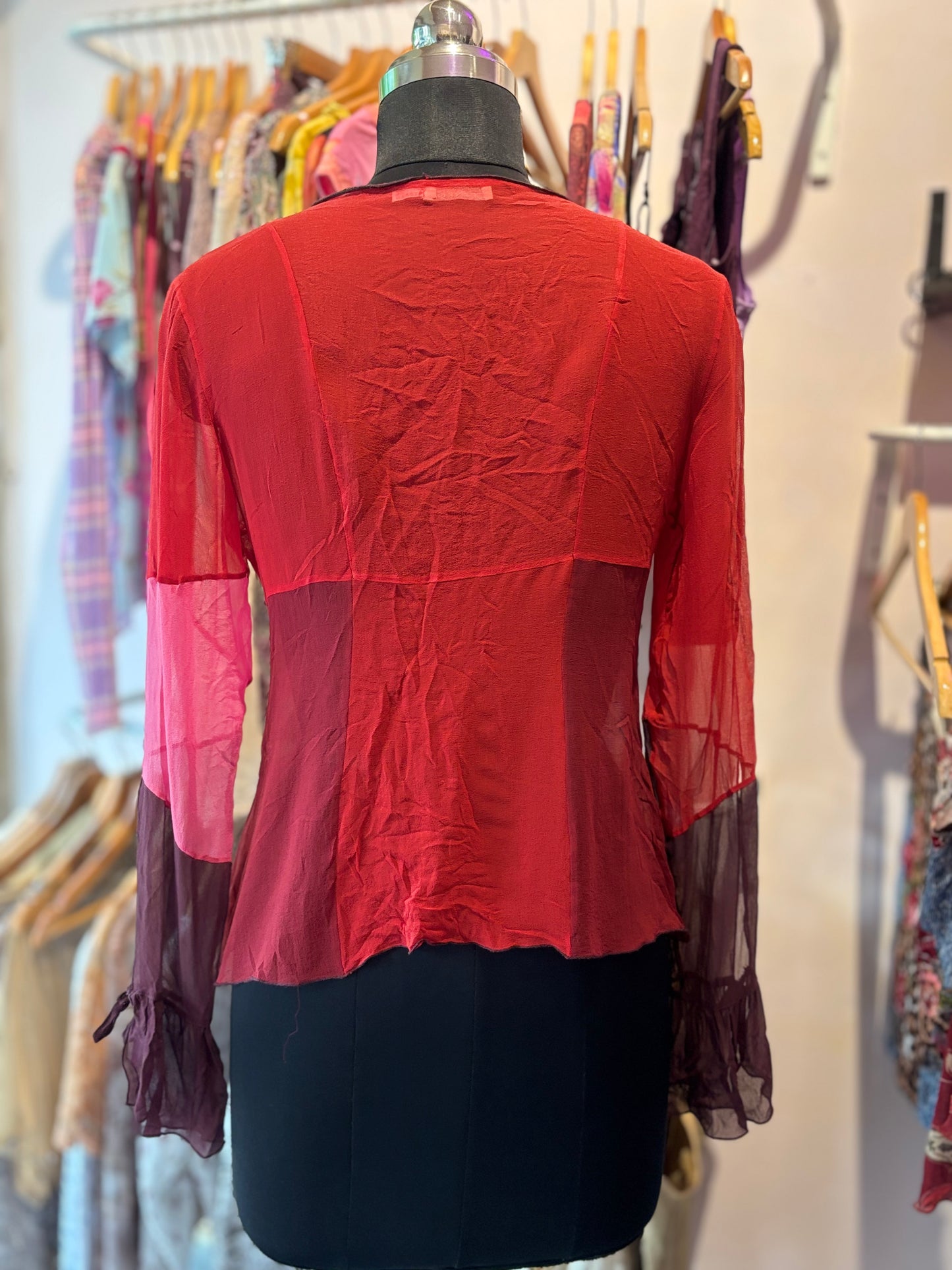 Red hue front ties top