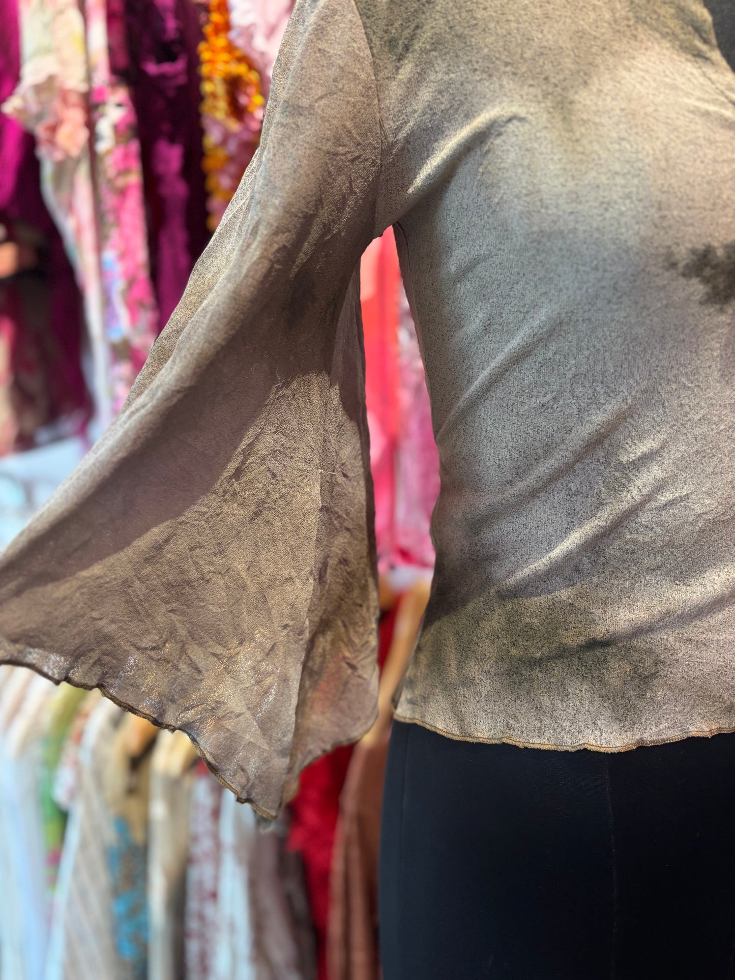 Vintage flared sleeves top