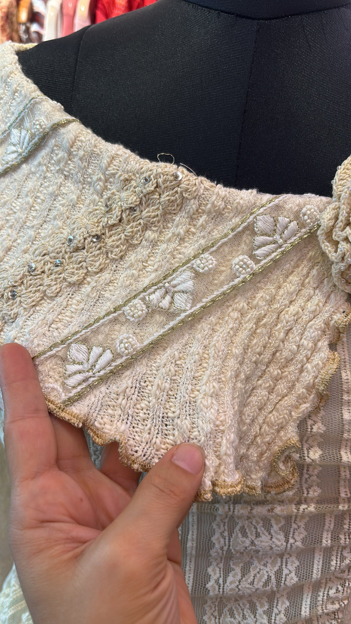 Super vintage white lace top!