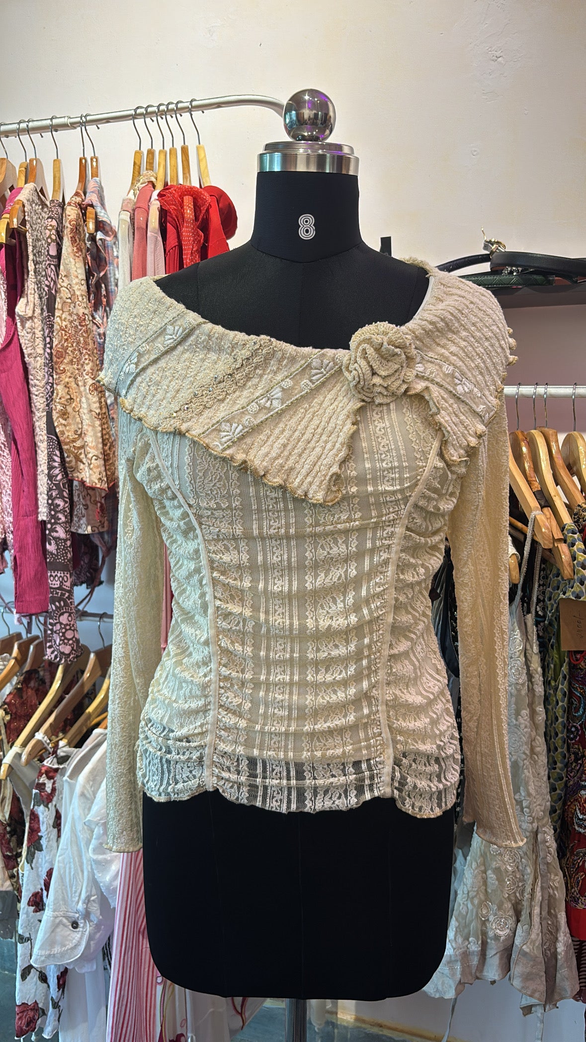 Super vintage white lace top!