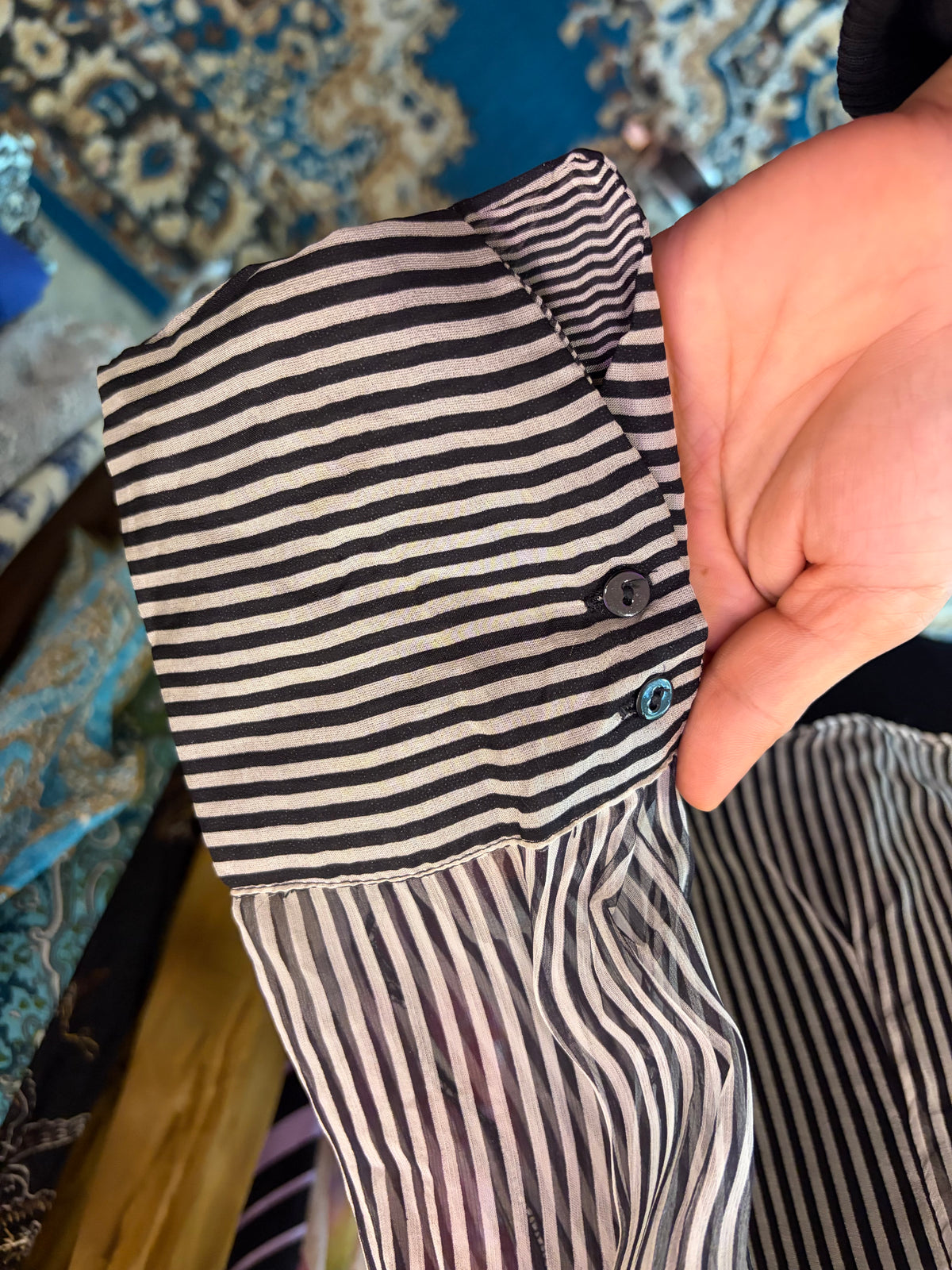 Monochrome vertical silk shirt