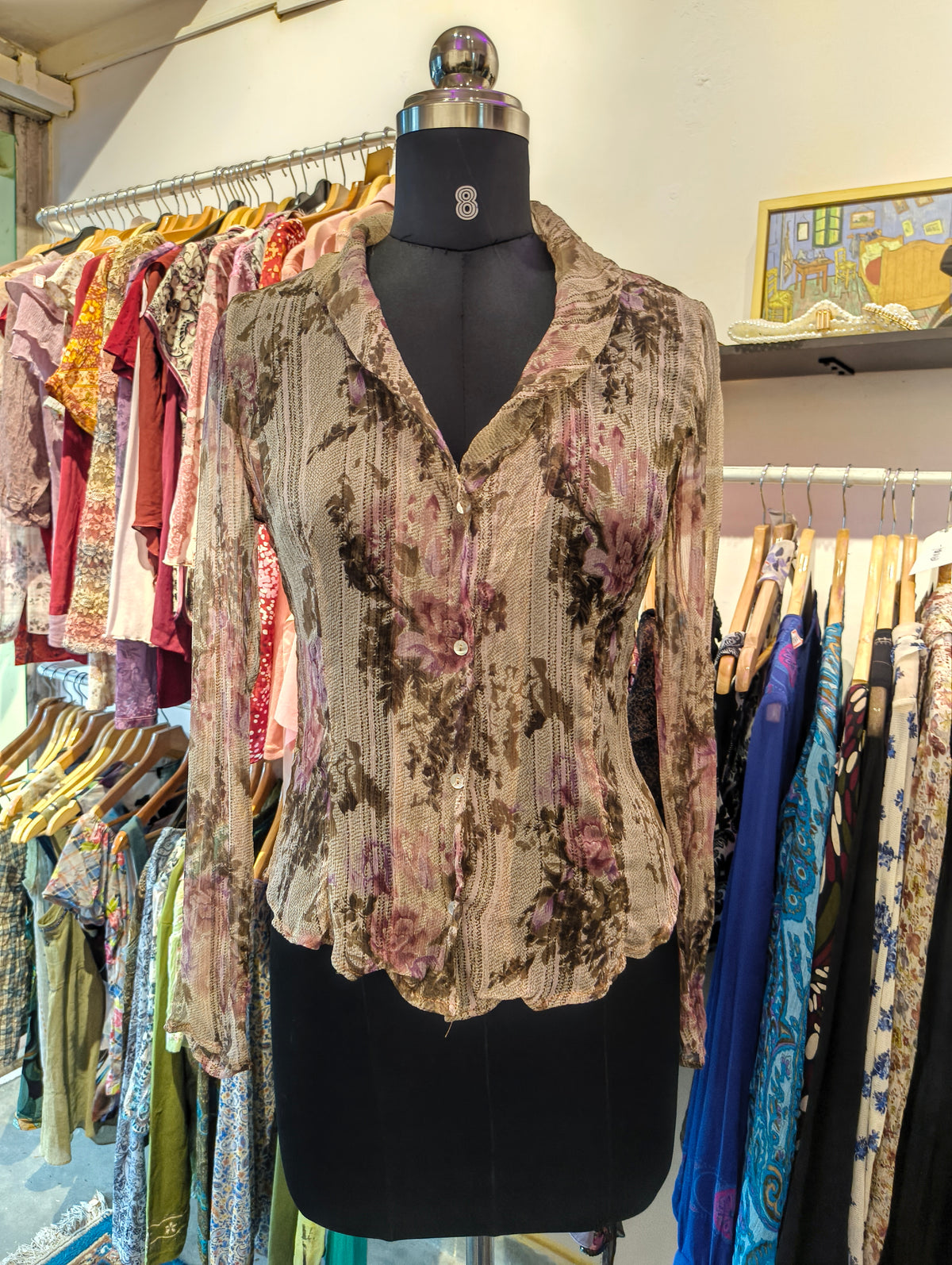 Rare find! Queen’s collar shirt