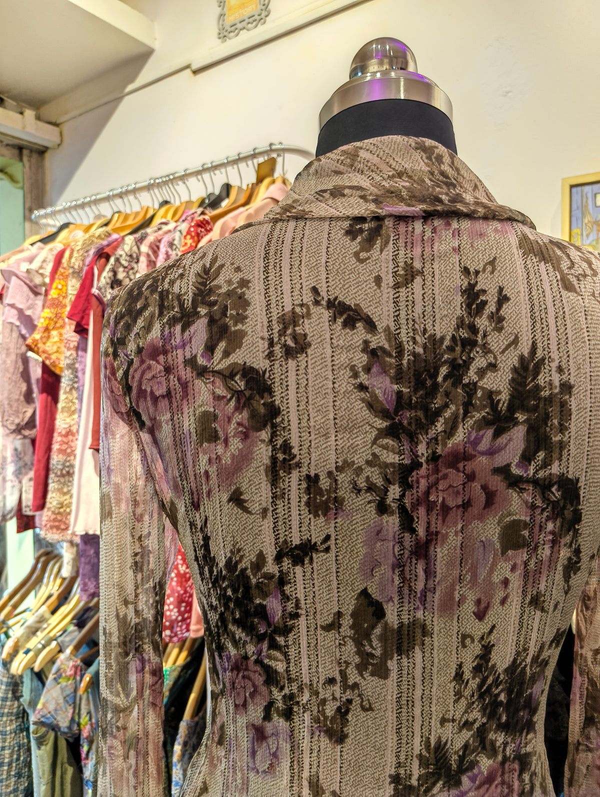 Rare find! Queen’s collar shirt